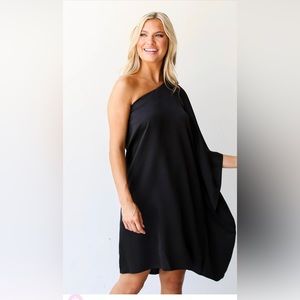 NWT Hailey & Co One shoulder mini dress size small.